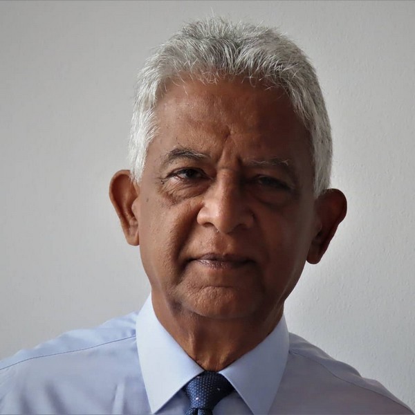 <b>Treasurer</b><br>Mr. Lakshman Galwaduge<br>148/19, Mapanawatura Road<br>Kandy<br>+94 712 756570 Image